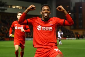 Salford vs Leyton Orient prediction, odds & betting tips 05/12/2025